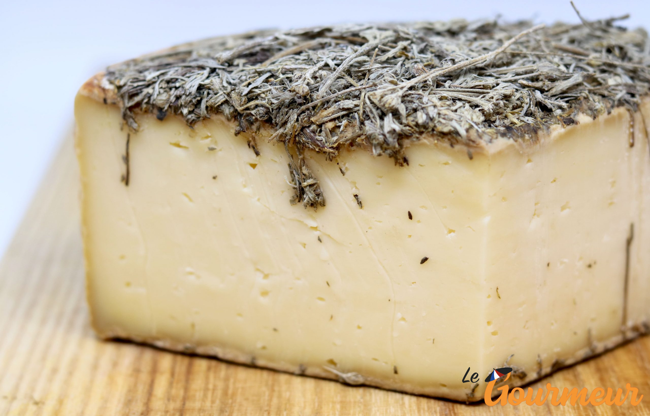 tomme au génépi fromage