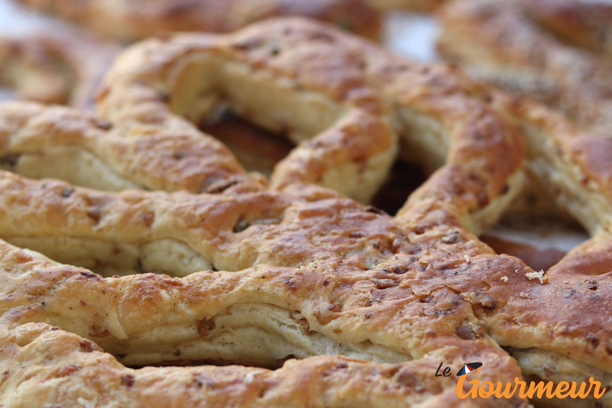 fougasse aux grattons boulangerie spécialité de provence et de camargue