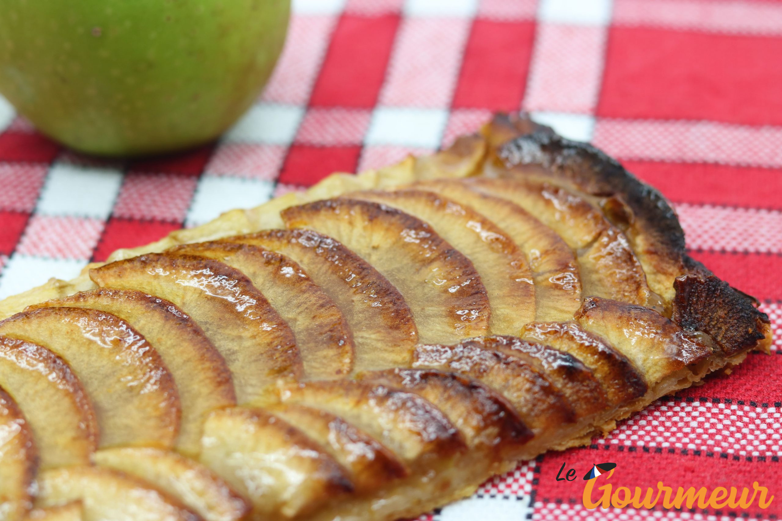 tarte fine aux pommes à la normande dessert et spécialité de Normandie