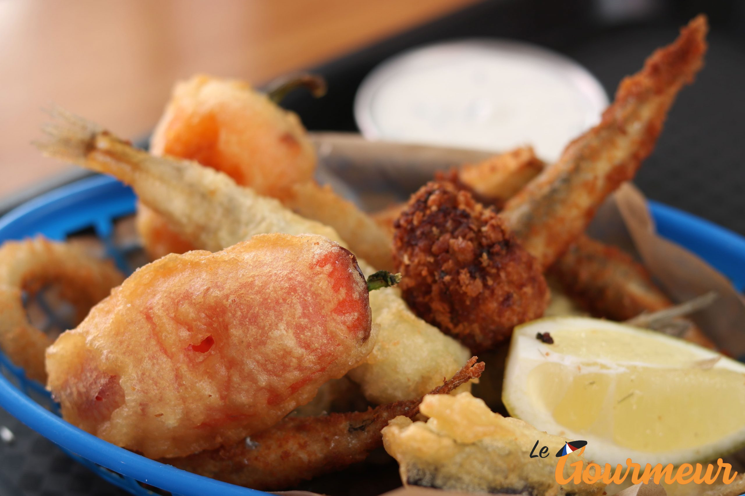 beignet de poissons plat et spécialité d'occitanie et du Languedoc-Roussillon