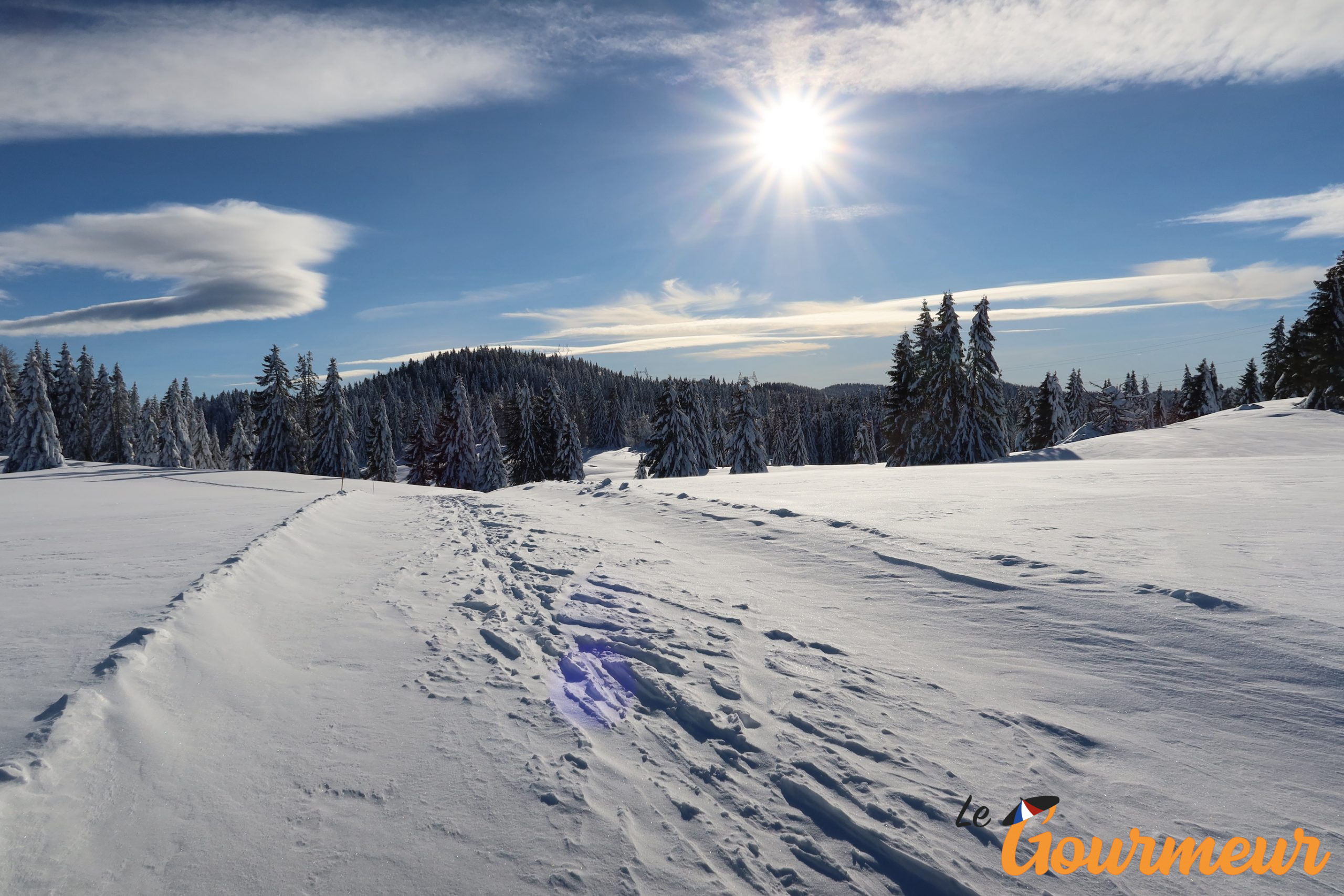 Paysage montage neige 3 Piste enneigée Jura